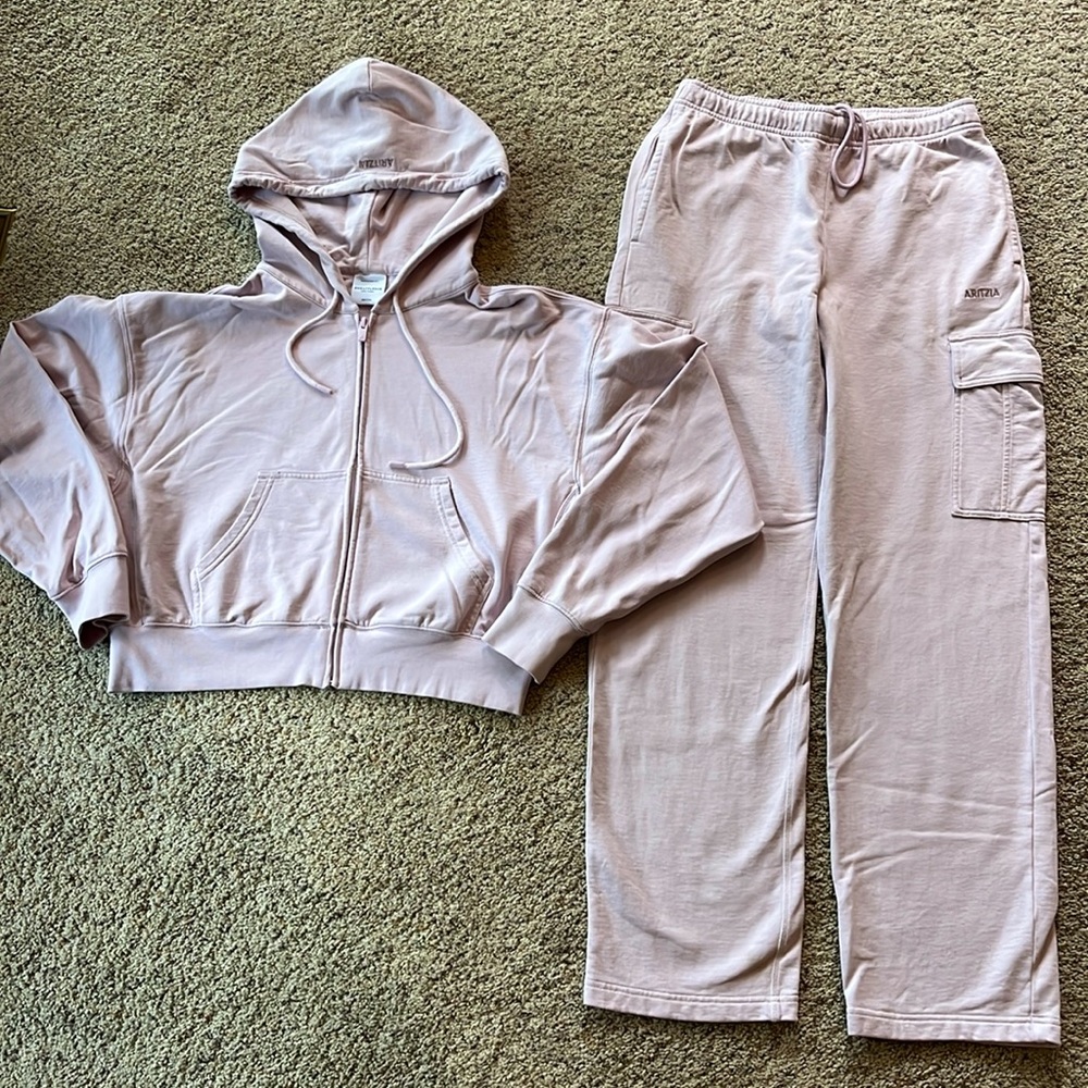 ARITZIA Airy Terry Sweat Suit Set, size S bottom & M top, light pink